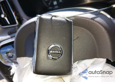 2019 Volvo Xc60 T5 Inscription from USA, damaged, VIN LYV102DL8KB230511